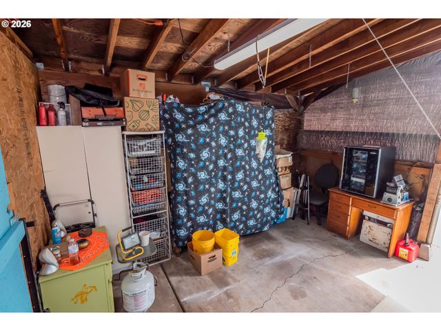 496 SCOTTS GLEN Dr, Springfield, OR 97477