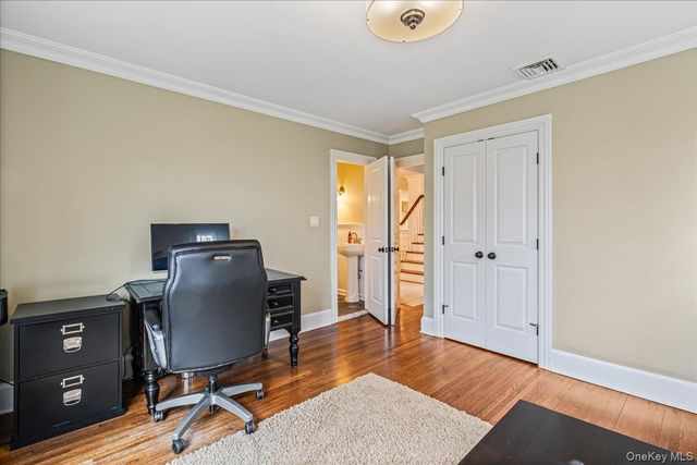 12 Whitehall Road, Rockville Centre, NY 11570