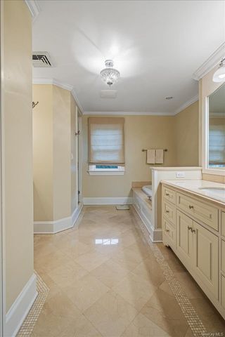 12 Whitehall Road, Rockville Centre, NY 11570
