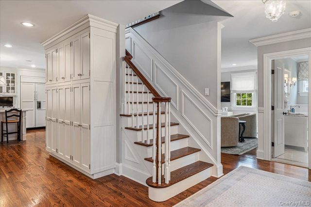 12 Whitehall Road, Rockville Centre, NY 11570