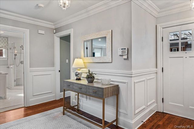 12 Whitehall Road, Rockville Centre, NY 11570