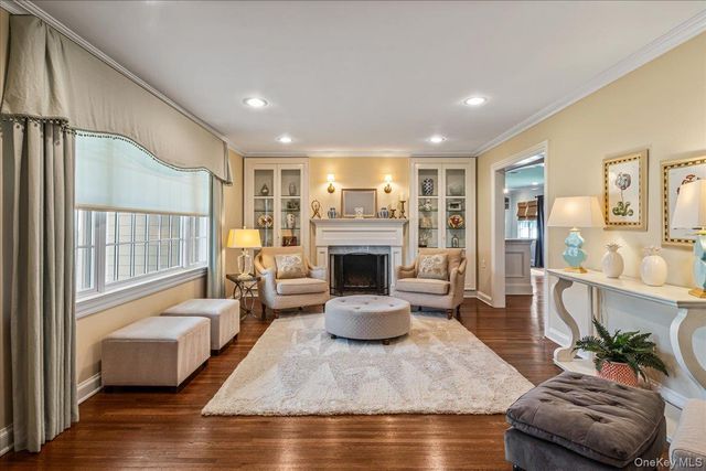 12 Whitehall Road, Rockville Centre, NY 11570