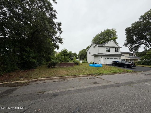 3 Carolina Avenue, Port Monmouth, NJ 07758