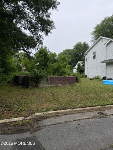 3 Carolina Avenue, Port Monmouth, NJ 07758