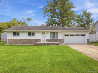 48188 Forbes Drive, Chesterfield Township, MI 48047