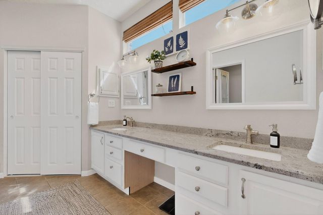 9409 Holm Bursun Drive NW, Albuquerque, NM 87114