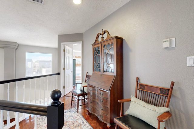 9409 Holm Bursun Drive NW, Albuquerque, NM 87114