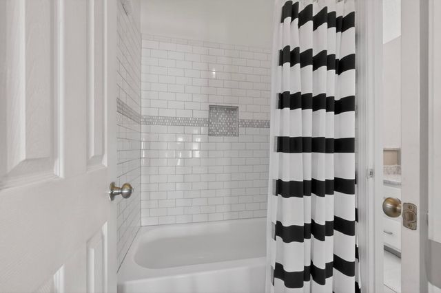 9409 Holm Bursun Drive NW, Albuquerque, NM 87114