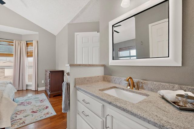 9409 Holm Bursun Drive NW, Albuquerque, NM 87114