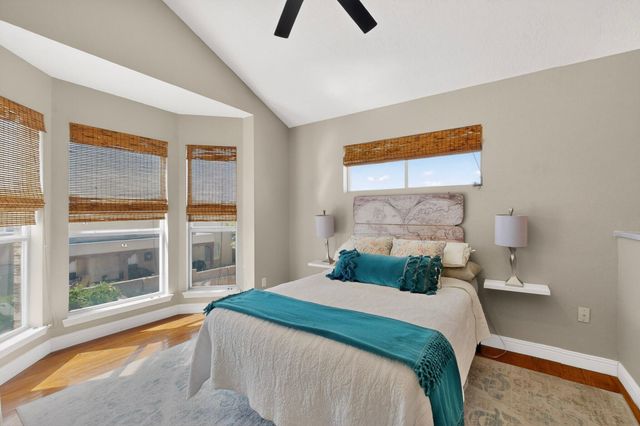 9409 Holm Bursun Drive NW, Albuquerque, NM 87114