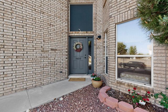 9409 Holm Bursun Drive NW, Albuquerque, NM 87114