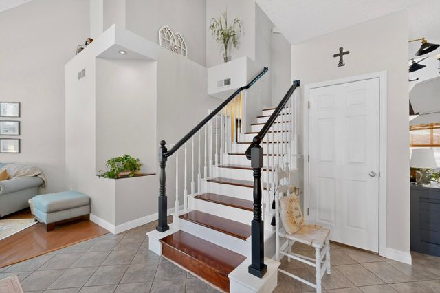 9409 Holm Bursun Drive NW, Albuquerque, NM 87114