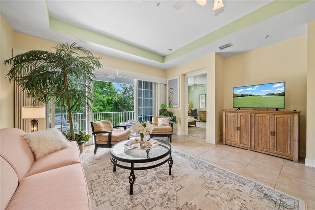 2340 Water Oaks Court 223, Vero Beach, FL 32962