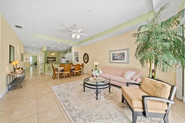 2340 Water Oaks Court 223, Vero Beach, FL 32962