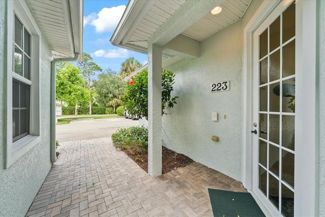 2340 Water Oaks Court 223, Vero Beach, FL 32962