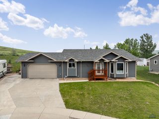 127 LAMBEAU CT, Rapid City, SD 57701