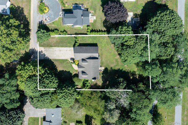345 Cemetery Road, East Marion, NY 11939