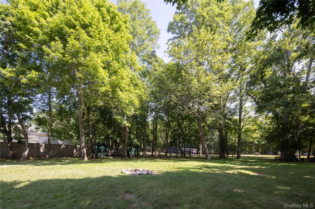 345 Cemetery Road, East Marion, NY 11939