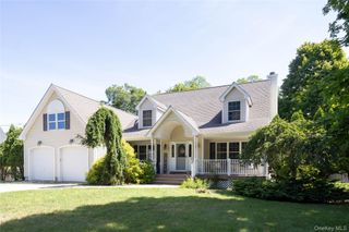 345 Cemetery Road, East Marion, NY 11939