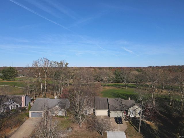 9417 S Harbour Pointe Drive, Bloomington, IN 47401