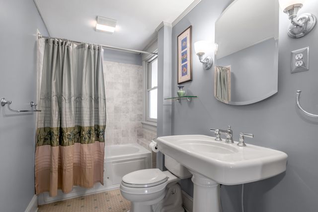 325 Transylvania Park, Lexington, KY 40508