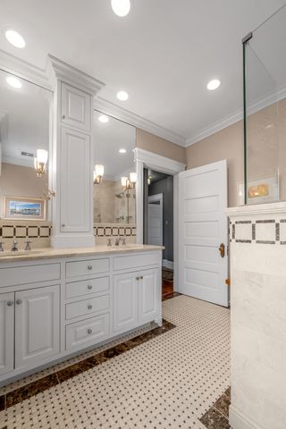 325 Transylvania Park, Lexington, KY 40508