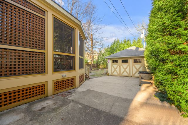 325 Transylvania Park, Lexington, KY 40508