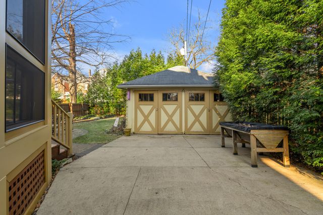 325 Transylvania Park, Lexington, KY 40508