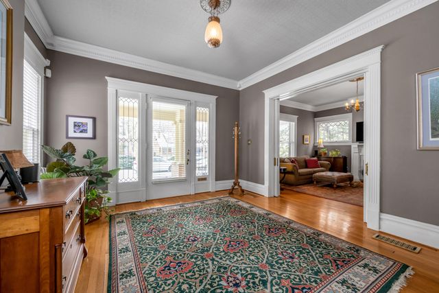 325 Transylvania Park, Lexington, KY 40508