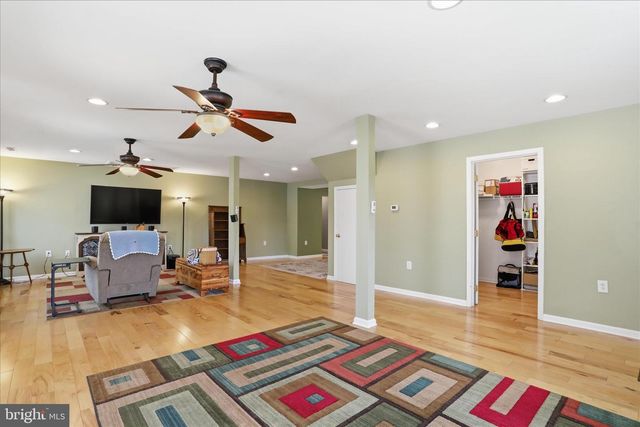 297 EUCLID AVE, Charles Town, WV 25414