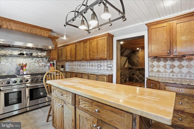 297 EUCLID AVE, Charles Town, WV 25414