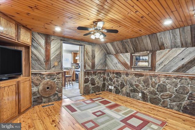 297 EUCLID AVE, Charles Town, WV 25414