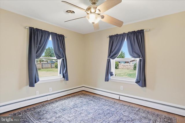 297 EUCLID AVE, Charles Town, WV 25414