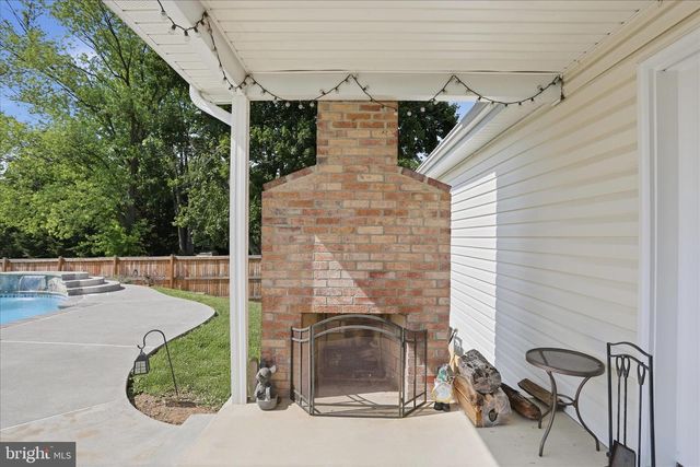 297 EUCLID AVE, Charles Town, WV 25414