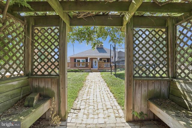 297 EUCLID AVE, Charles Town, WV 25414