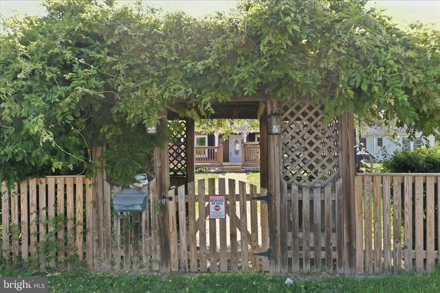 297 EUCLID AVE, Charles Town, WV 25414