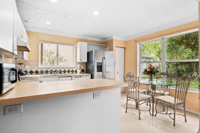6824 Long Key Street, Lake Worth, FL 33467