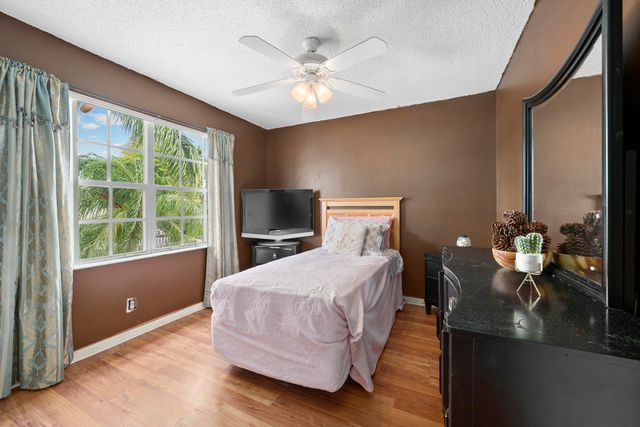 6824 Long Key Street, Lake Worth, FL 33467