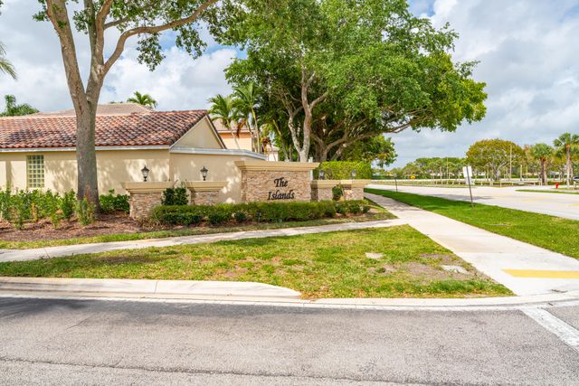 6824 Long Key Street, Lake Worth, FL 33467