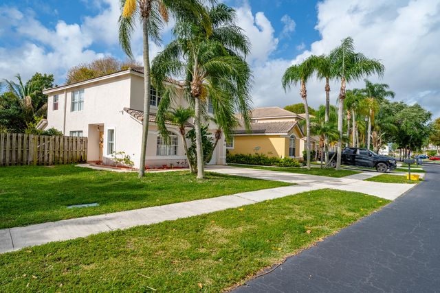 6824 Long Key Street, Lake Worth, FL 33467