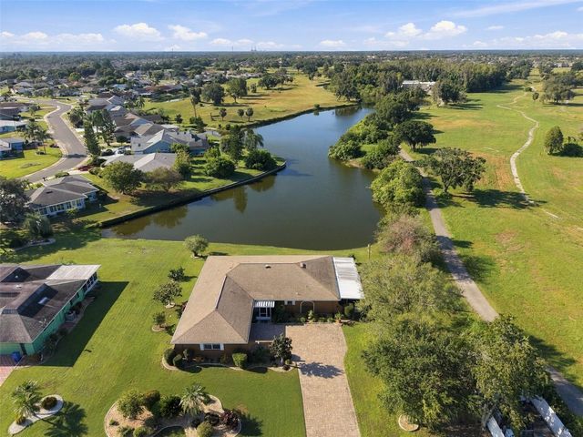 211 STONEHAM DRIVE, Sun City Center, FL 33573