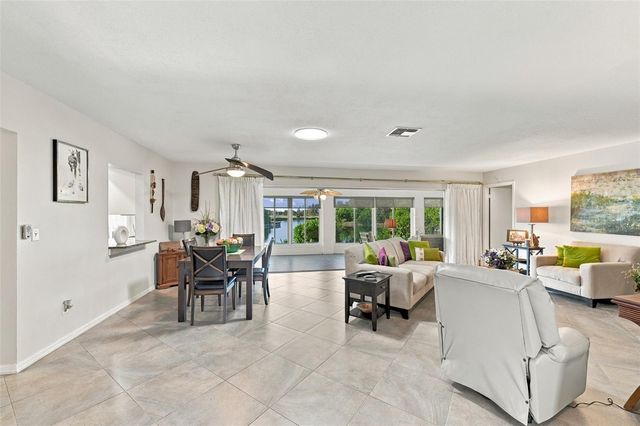 211 STONEHAM DRIVE, Sun City Center, FL 33573