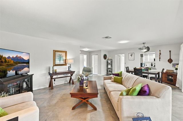 211 STONEHAM DRIVE, Sun City Center, FL 33573