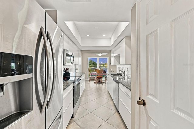211 STONEHAM DRIVE, Sun City Center, FL 33573