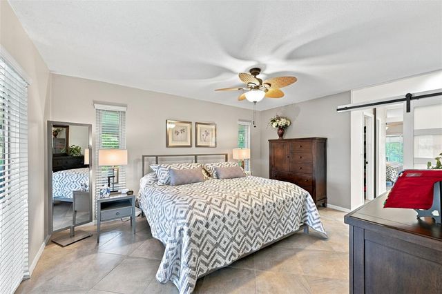 211 STONEHAM DRIVE, Sun City Center, FL 33573