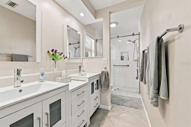 211 STONEHAM DRIVE, Sun City Center, FL 33573