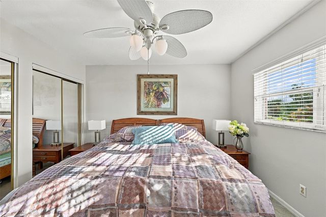 211 STONEHAM DRIVE, Sun City Center, FL 33573