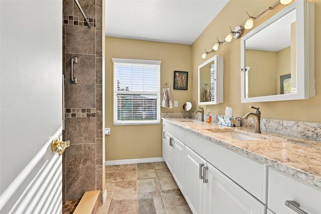 211 STONEHAM DRIVE, Sun City Center, FL 33573