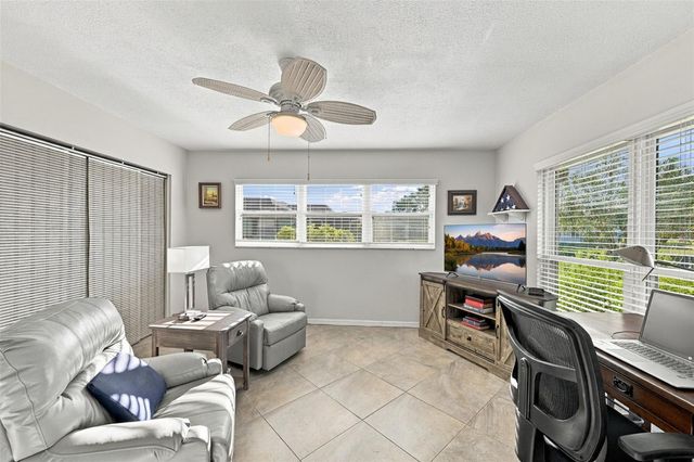 211 STONEHAM DRIVE, Sun City Center, FL 33573