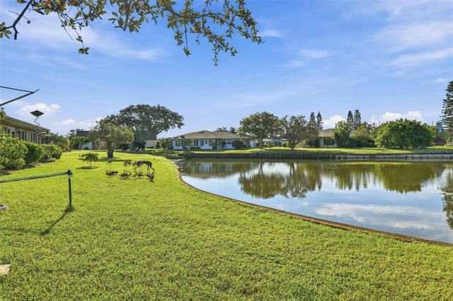 211 STONEHAM DRIVE, Sun City Center, FL 33573